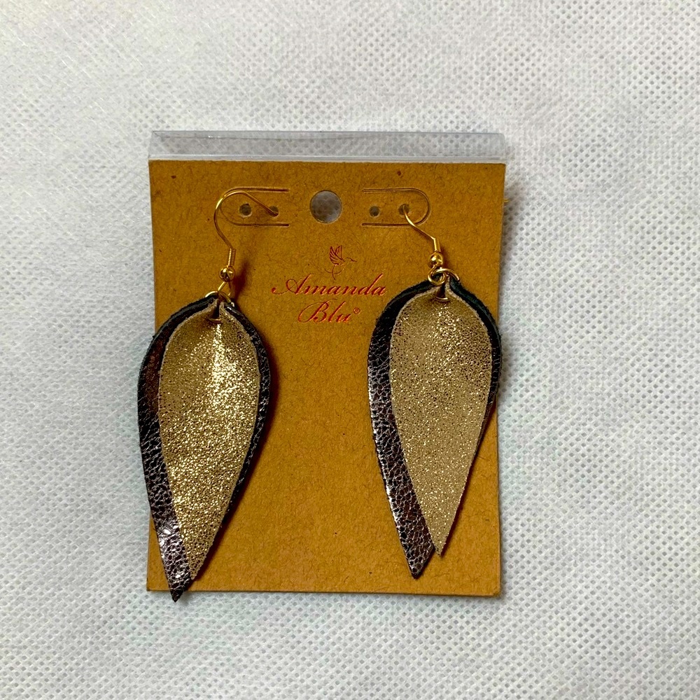 Amanda Blu Genuine Leather Glitter Pucker Earring